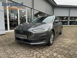 Magneticgrau metallic grau Gebraucht 2024 Ford Focus Titanium Limousine | 20.580 € (Guter Preis)