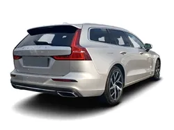 Silber Gebraucht 2022 Volvo V60 Core Kombi | 34.289 € (Guter Preis)