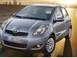 Silber Gebraucht 2011 Toyota Yaris Kleinwagen | 7.999 €