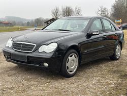 Schwarz Gebraucht 2004 Mercedes C200 Limousine | 2.250 € (Fairer Preis)
