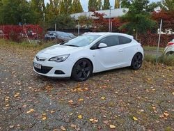 Weiß Gebraucht 2015 Opel Astra GTC Basis Coupé | 10.490 € (Etwas zu teuer)