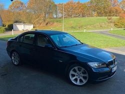 Blau Gebraucht 2007 BMW 330 Limousine | 7.499 € (Superpreis)