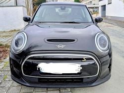 Schwarz Gebraucht 2023 Mini Cooper SE Classic Kleinwagen | 17.900 € (Guter Preis)