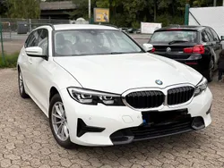 Weiß Gebraucht 2022 BMW 318 Kombi | 18.900 € (Fairer Preis)
