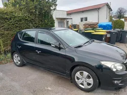 Schwarz Gebraucht 2011 Hyundai i30 Kleinwagen | 1.475 € (Superpreis)