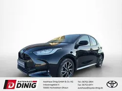 Schwarz Gebraucht 2023 Toyota Yaris Hybrid Team Limousine | 21.995 € (Fairer Preis)