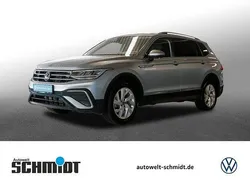 Pyritsilber metallic Gebraucht 2024 VW Tiguan Allspace Life SUV | 33.498 € (Superpreis)