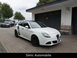 Weiß Gebraucht 2012 Alfa Romeo Giulietta Turismo Kleinwagen | 5.999 € (Guter Preis)