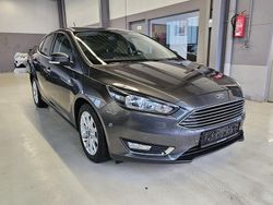 Grau Gebraucht 2018 Ford Focus Titanium Limousine | 12.899 € (Fairer Preis)
