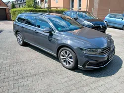 Grau Gebraucht 2020 VW Passat GTE Kombi | 19.999 € (Superpreis)