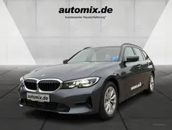 Mineralgrau metallic Gebraucht 2021 BMW 318 Advantage Kombi | 25.190 € (Fairer Preis)