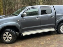 Grau Gebraucht 2011 Toyota HiLux Abholung | 14.400 € (Teuer)