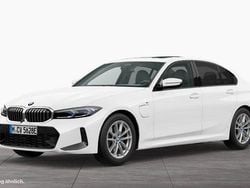 Weiß Gebraucht 2024 BMW 330e M Sport Limousine | 48.900 € (Fairer Preis)