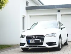 Weiß Gebraucht 2016 Audi A3 Sportback Attraction Limousine | 11.999 € (Superpreis)