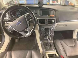 Grau Gebraucht 2015 Volvo V40 Summum Kombi | 12.500 € (Fairer Preis)