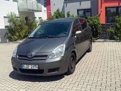 Grau Gebraucht 2007 Toyota Corolla Verso Executive Van / Kleinbus | 1.950 € (Guter Preis)