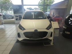 Lunar white Gebraucht 2024 Mazda 2 Center-Line Kleinwagen | 18.990 € (Superpreis)