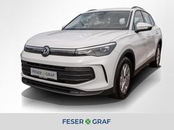 Pure white Gebraucht 2024 VW Tiguan Basis SUV | 34.490 € (Fairer Preis)