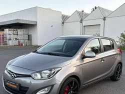 Grau Gebraucht 2012 Hyundai i20 Classic Coupé | 5.590 € (Fairer Preis)