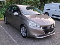 Braun Gebraucht 2014 Peugeot 208 Allure Kleinwagen | 8.500 € (Fairer Preis)