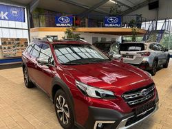Crimson red (metallic) Gebraucht 2022 Subaru Outback Platinum SUV | 36.250 € (Etwas zu teuer)