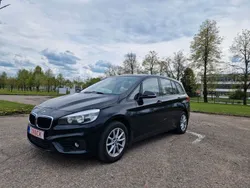 Grau Gebraucht 2016 BMW 218 Gran Tourer Advantage Van / Kleinbus | 6.600 €