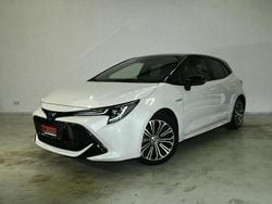 White pearl cs / black mica Gebraucht 2019 Toyota Corolla Hybrid Club Limousine | 17.980 € (Fairer Preis)