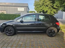 Schwarz Gebraucht 2003 Peugeot 307 Filou Limousine | 2.100 € (Fairer Preis)