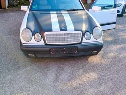 Weiß Gebraucht 1997 Mercedes E420 Elegance Kombi | 999 €