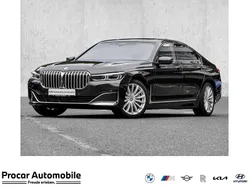 Grau Gebraucht 2020 BMW 750 Limousine | 49.590 € (Guter Preis)
