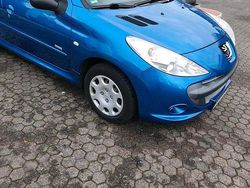 Blau Gebraucht 2011 Peugeot 206+ Kleinwagen | 1.550 €
