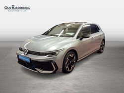 Silber Gebraucht 2024 VW Golf VIII R-line Limousine | 29.910 € (Fairer Preis)