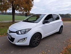 Pure white Gebraucht 2014 Hyundai i20 Edition Kleinwagen | 3.600 € (Superpreis)