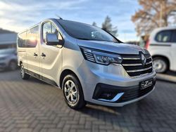 Highlandgrau Gebraucht 2022 Renault Trafic Life Van / Kleinbus | 26.800 € (Superpreis)