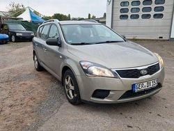 Silber Gebraucht 2012 Kia ProCeed Kleinwagen | 2.500 € (Guter Preis)