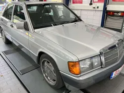 Silber Gebraucht 1993 Mercedes 190 AMG Limousine | 55.201 €