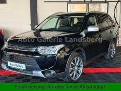 Schwarz Gebraucht 2015 Mitsubishi Outlander Diamant Edition SUV | 12.490 € (Fairer Preis)