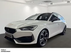 Weiß Gebraucht 2022 Seat Leon Limousine | 25.450 € (Fairer Preis)