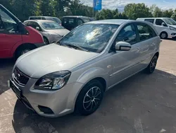 Silber Gebraucht 2010 Kia Rio Vision Limousine | 3.900 € (Etwas zu teuer)