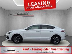 Weiß Neu 2025 Hyundai i30 Limousine | 24.790 € (Guter Preis)