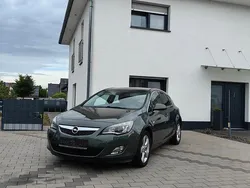 Grün Gebraucht 2010 Opel Astra Sport Kleinwagen | 6.100 € (Fairer Preis)