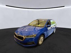 Blau Gebraucht 2023 Skoda Octavia Ambition Kombi | 16.890 € (Guter Preis)