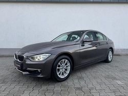 Braun Gebraucht 2012 BMW 320 Luxury Line Limousine | 12.700 € (Guter Preis)