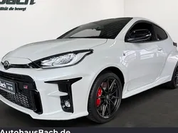 Weiß Neu 2024 Toyota Yaris Edition Limousine | 43.980 € (Fairer Preis)