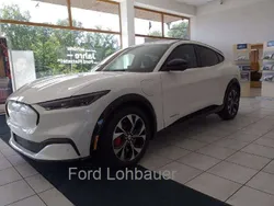 Starweiß metallic Gebraucht 2022 Ford Mustang Mach-E SUV | 38.000 € (Fairer Preis)