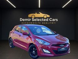 Rot Gebraucht 2015 Hyundai i30 Edition Limousine | 7.490 € (Fairer Preis)