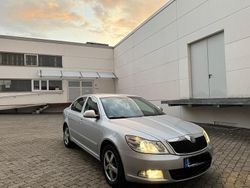 Silber Gebraucht 2010 Skoda Octavia Limousine | 5.800 € (Teuer)