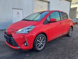 Rot Gebraucht 2020 Toyota Yaris Club Limousine | 12.790 € (Guter Preis)