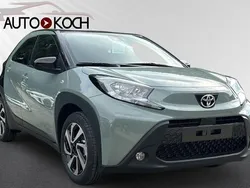 Grün Neu 2025 Toyota Aygo Team Kleinwagen | 16.990 €