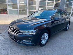Grau Gebraucht 2023 VW Passat Business Kombi | 18.990 € (Guter Preis)